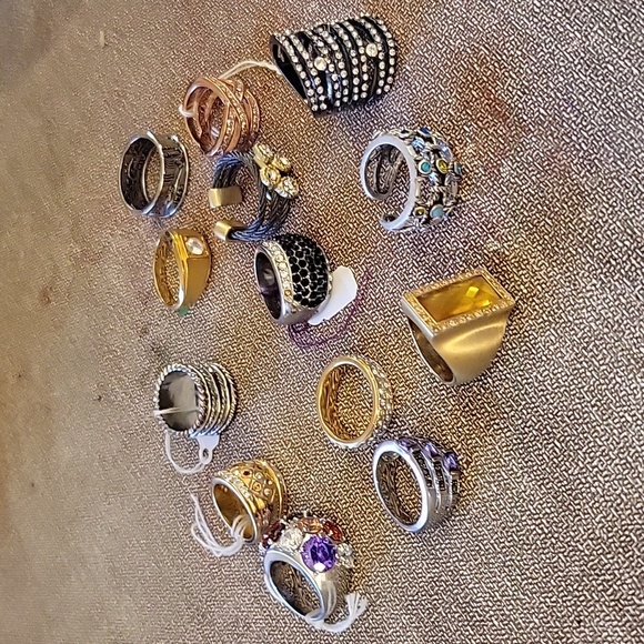 RINGS (13) - Picture 2 of 5